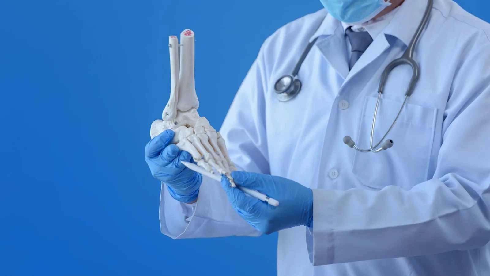 ¿Qué especialista trata la lesión de ligamentos?